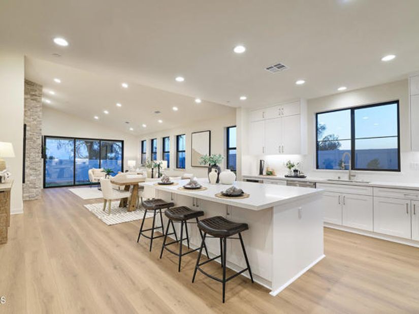 16 W Pine Street, Altadena CA 91001