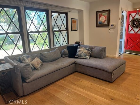 18624 Gledhill Street, Northridge (los Angeles) CA 91324