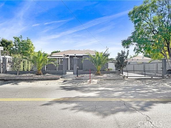 11068 Penrose Street, Sun Valley (los Angeles) CA 91352