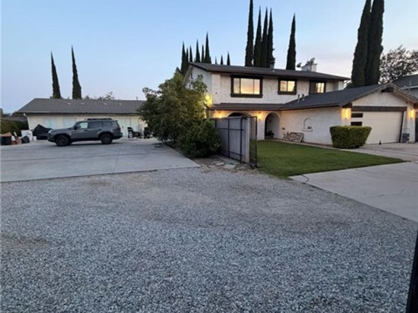 20054 Arminta, Canoga Park (los Angeles) CA 91306