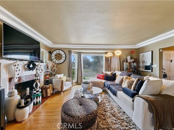 3907 Edgehill Drive, Los Angeles CA 90008