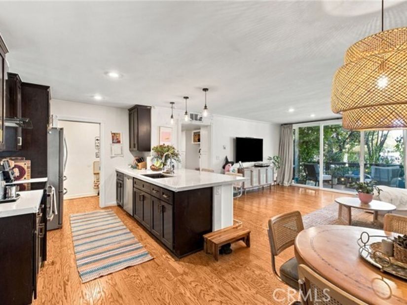 10240 Camarillo 115, Toluca Lake (los Angeles) CA 91602