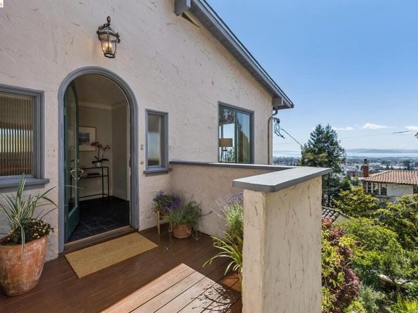 8 Mosswood Rd, Berkeley CA 94704