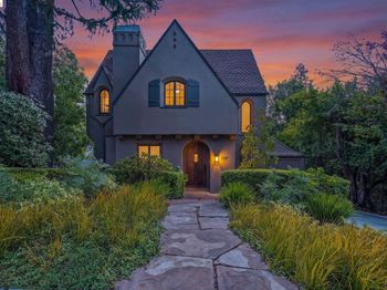 939 Hillcroft Circle