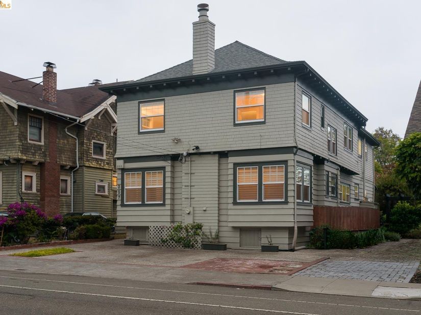 357 Alcatraz Ave, Oakland CA 94618
