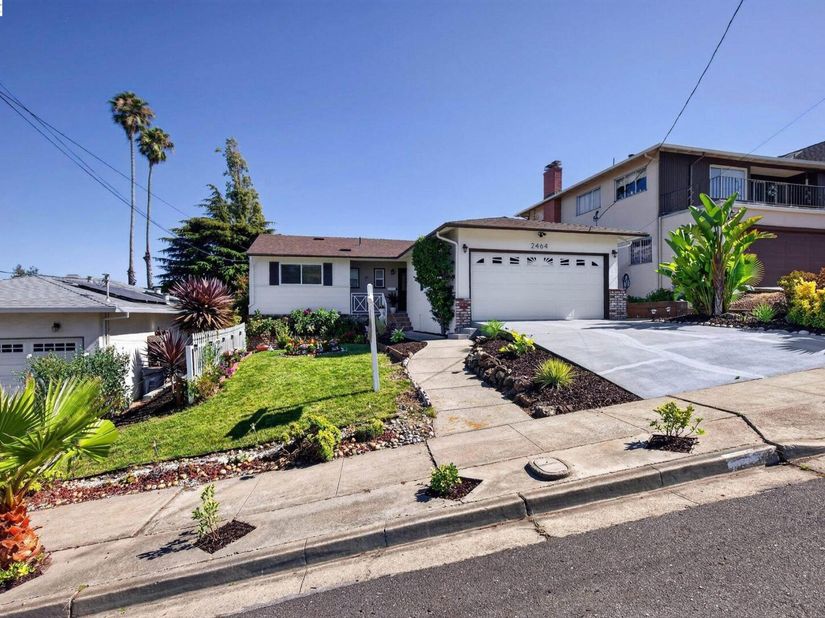 2464 Mikemary Ct, Castro Valley CA 94546