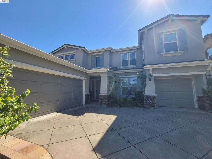 1250 W Lagoon Rd, Pleasanton CA 94566