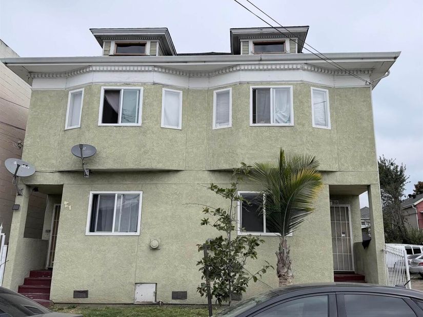 890 31St St, Oakland CA 94608