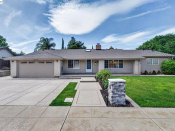 1147 Lomitas Ave