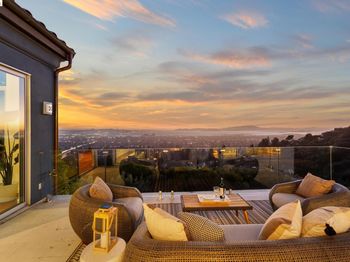 1442 Grand View Dr