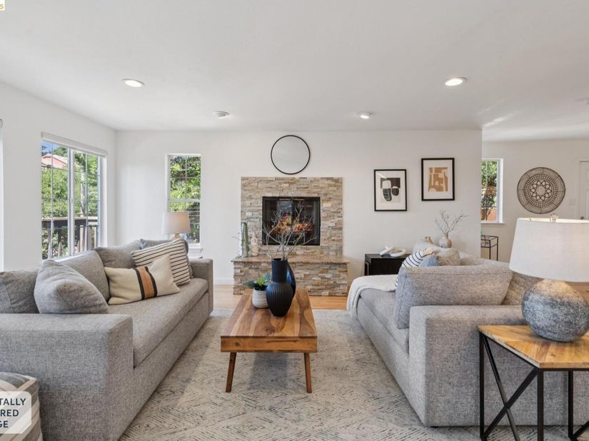 2170 Arrowhead Dr, Oakland CA 94611