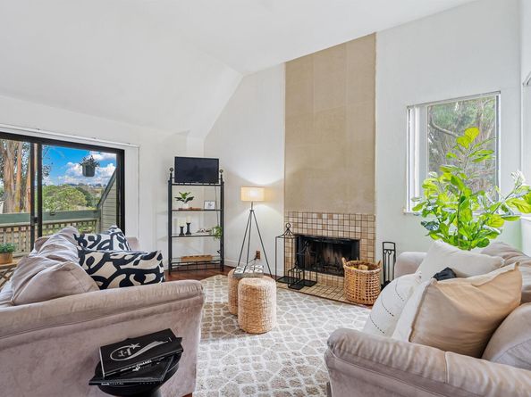 2742 East Ct, Richmond CA 94806