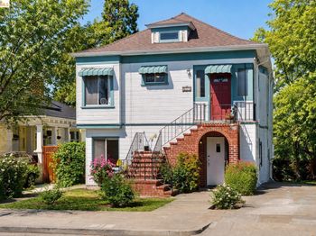 876-880 52nd St