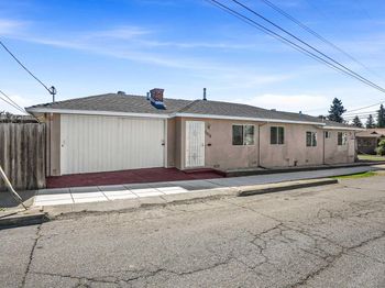 3012 Minna Ave