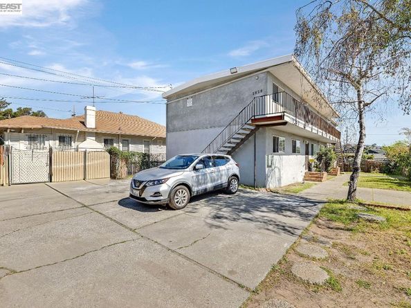 2828 22nd Avenue, Oakland CA 94606
