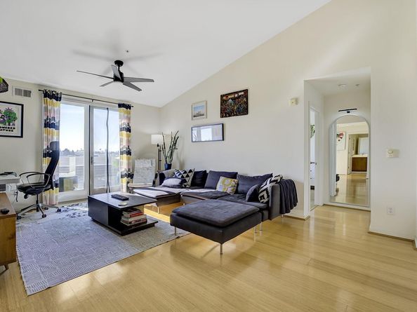 3090 Glascock St 405, Oakland CA 94601