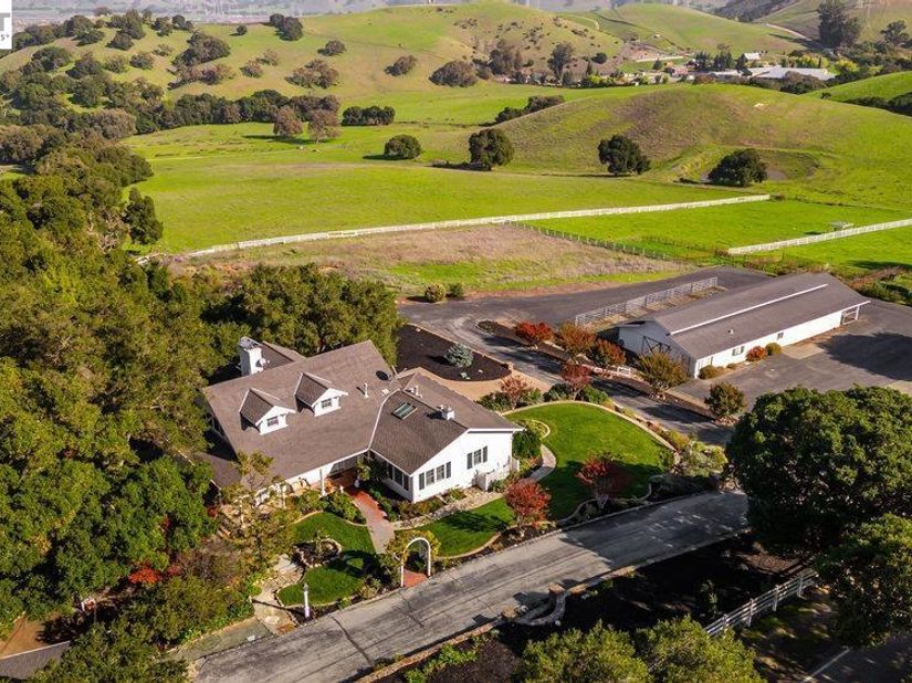 5280 Sheridan Rd, Sunol CA 94586