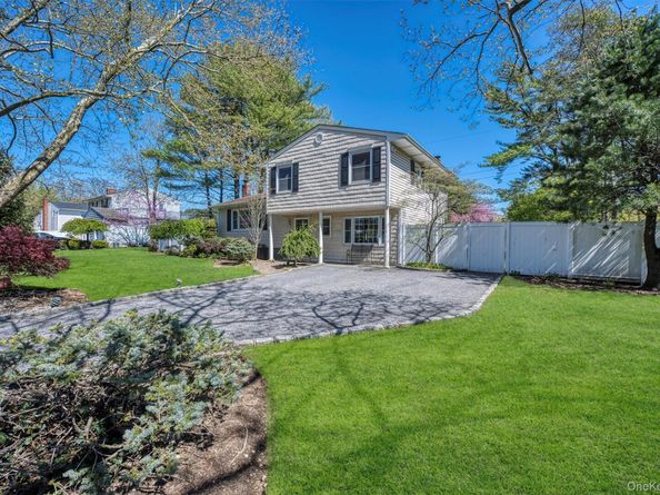 6 Linford Lane, Melville NY 11747