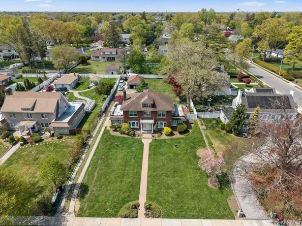 191 Cathedral Avenue, Hempstead NY 11550