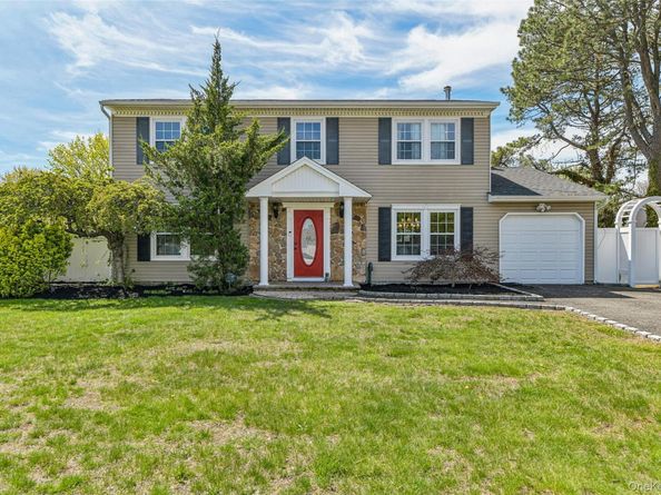 2 Deer Path, East Patchogue NY 11772