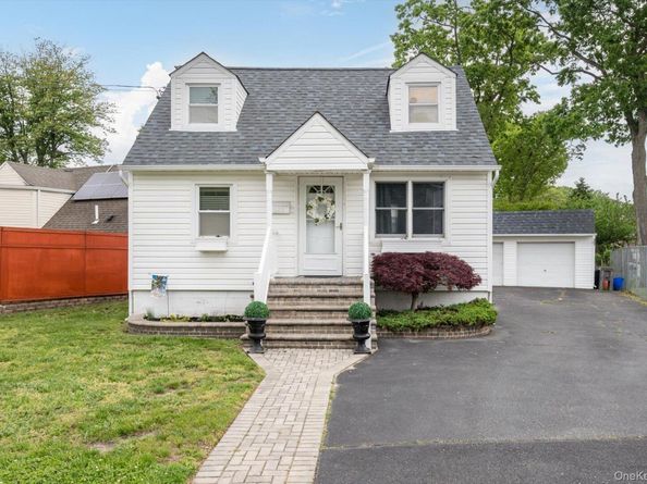675 Little East Neck Road, West Babylon NY 11704