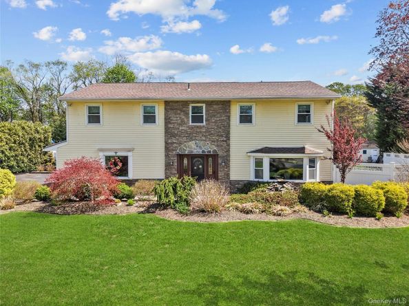 12 Mansfield Lane S, East Northport NY 11731