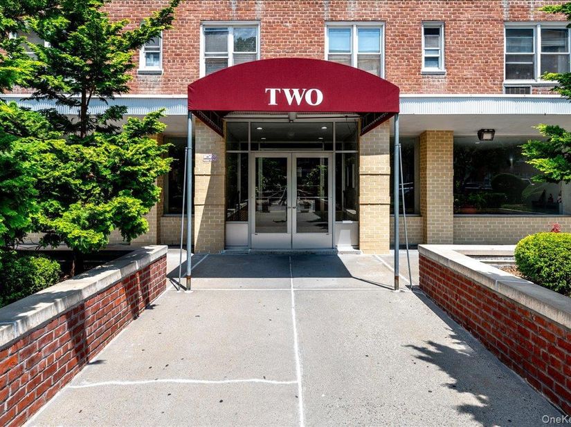 2 Sadore Lane 6M, Yonkers NY 10710