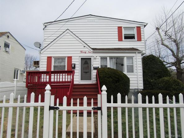 Undisclosed Address #981027, Lynbrook NY 11563