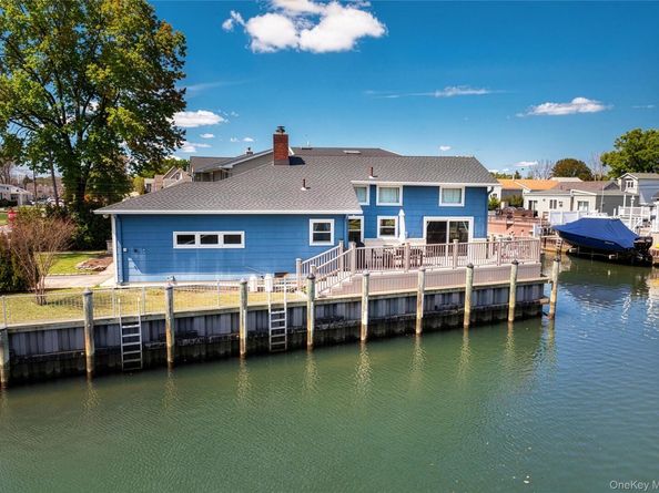 2 E Lido Prom, Lindenhurst NY 11757