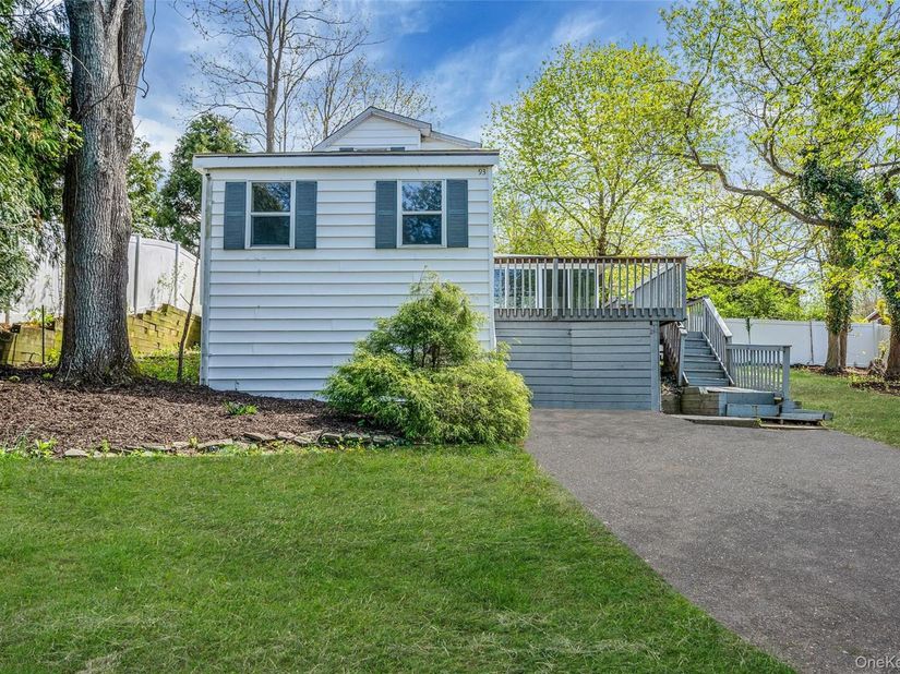 93 Maple Road, Kings Park NY 11754