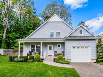 3 Clear Creek Court
