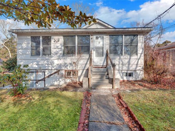 11 Island Road, Sound Beach NY 11789