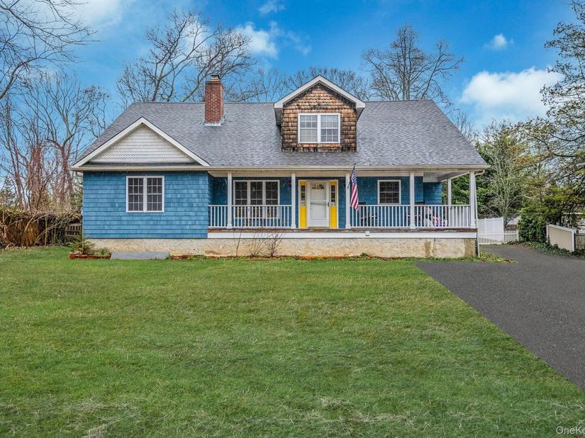 273 N Country Road, Miller Place NY 11764