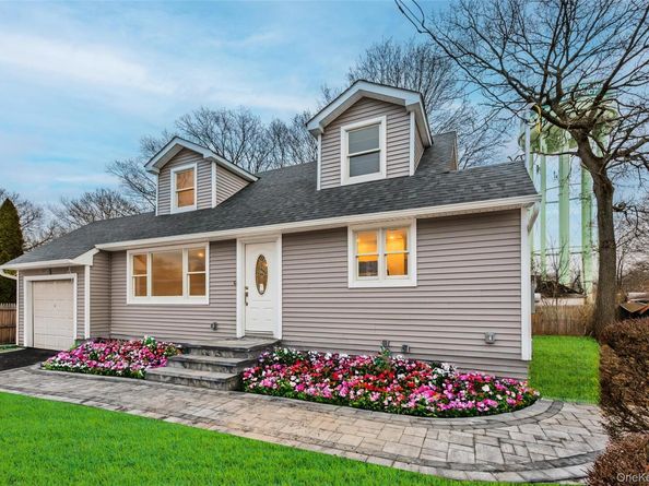 6 Grand Haven Court, Commack NY 11725