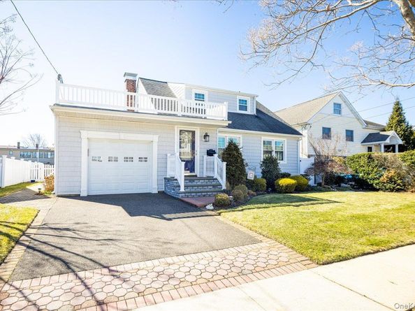 34 Jackson Place, Massapequa NY 11758