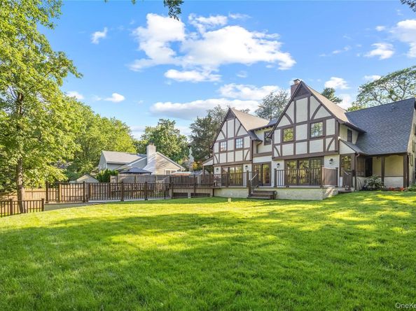 378 Beverly Road, Douglaston NY 11363