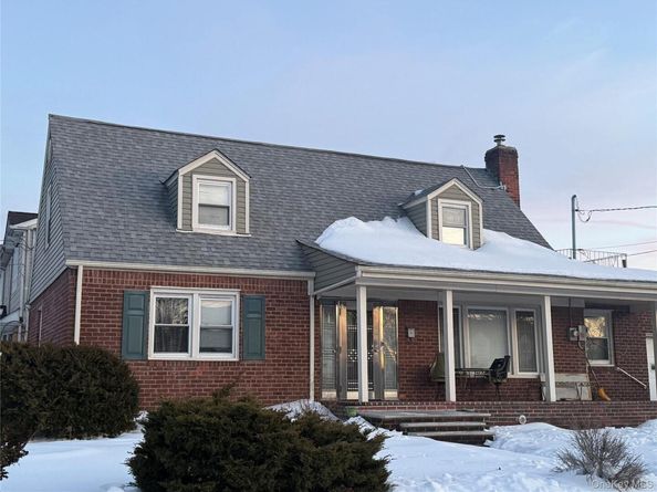 24 Marlowe Road, Valley Stream NY 11580