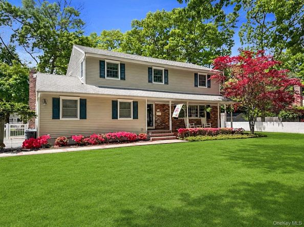 14 Hillside Avenue, Saint James NY 11780