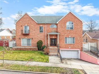 66-19 Commonwealth Boulevard