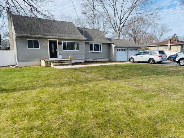 359 Wellwood Drive, Shirley NY 11967