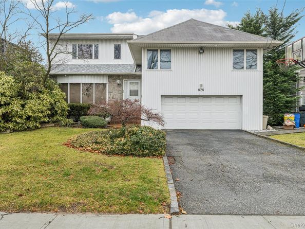 575 Rica Lane, Woodmere NY 11598