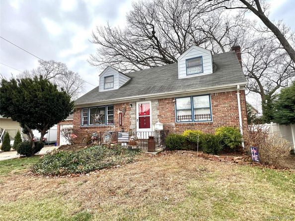 1354 Short Place, Baldwin NY 11510