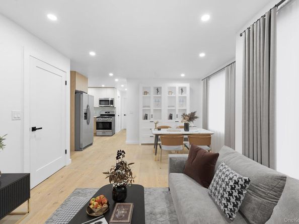 19124 Murdock Avenue, Saint Albans NY 11412