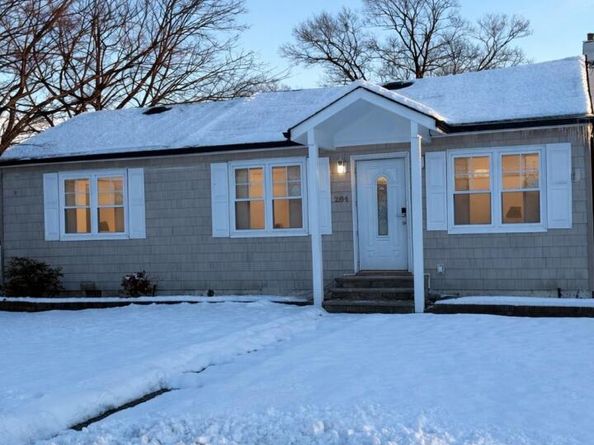 284 15th Street, West Babylon NY 11704