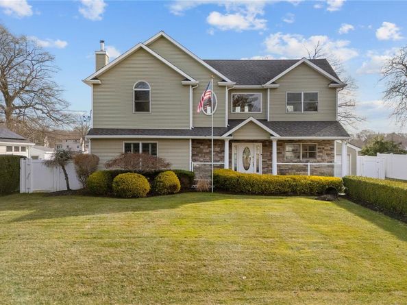 85 S Dunton Avenue, East Patchogue NY 11772