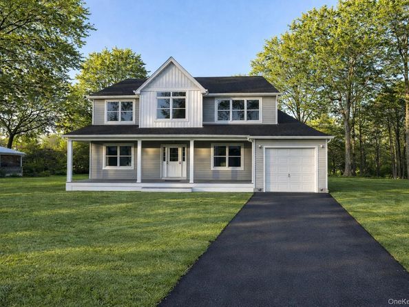 89 N South Street, Manorville NY 11949