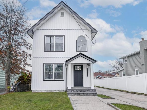 44 Catherine Avenue, Franklin Square NY 11010