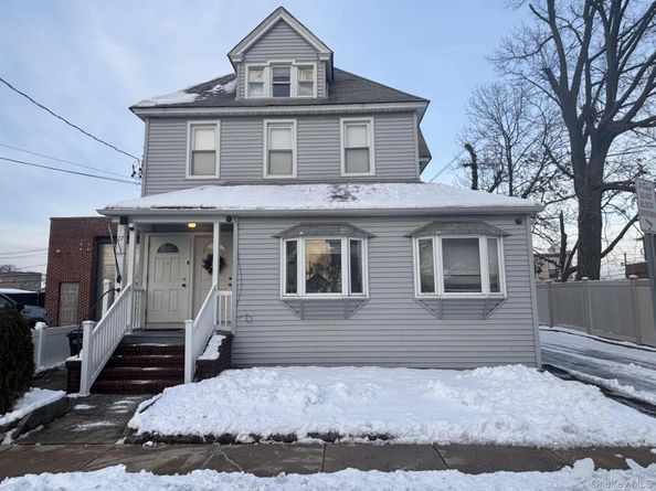 27 W Lincoln Avenue, Valley Stream NY 11580