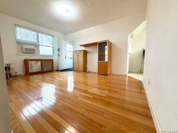 67-20 218 Street Lower, Bayside NY 11364