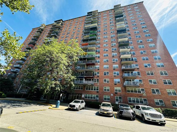 880 Boynton Avenue 8M, Bronx NY 10473